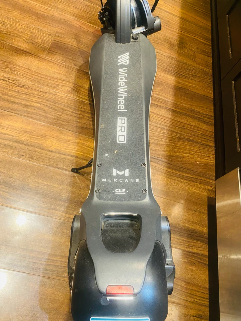 Mercane Widewheel Pro Electric Scooter - photo 2