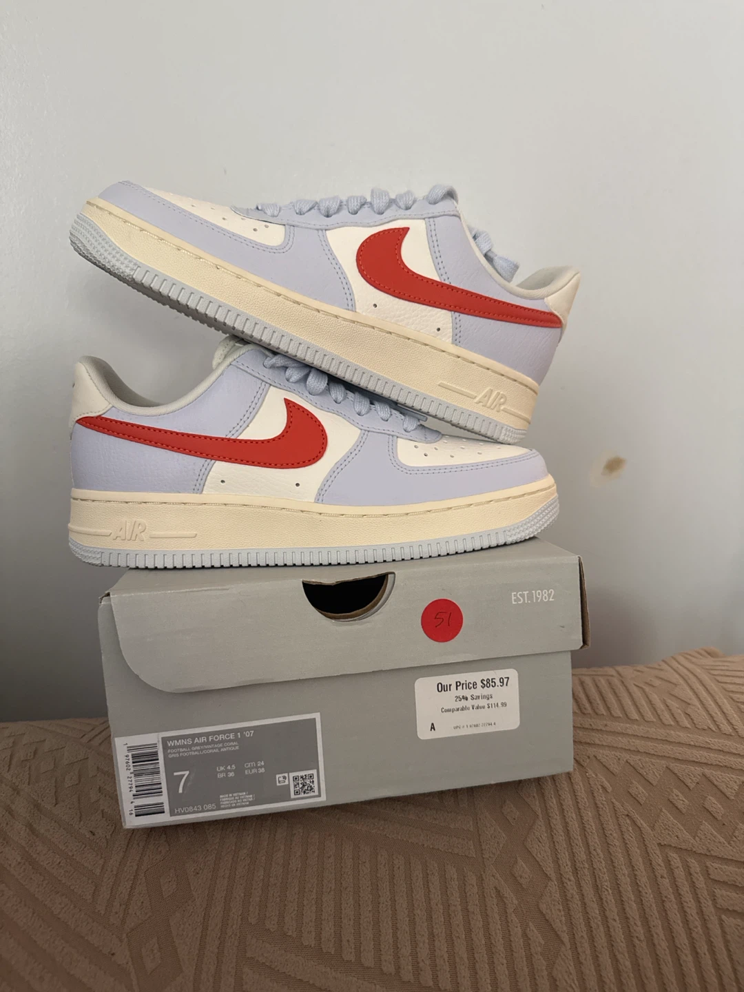 Nike Women's Air Force 1 '07 Size 7 - photo 2