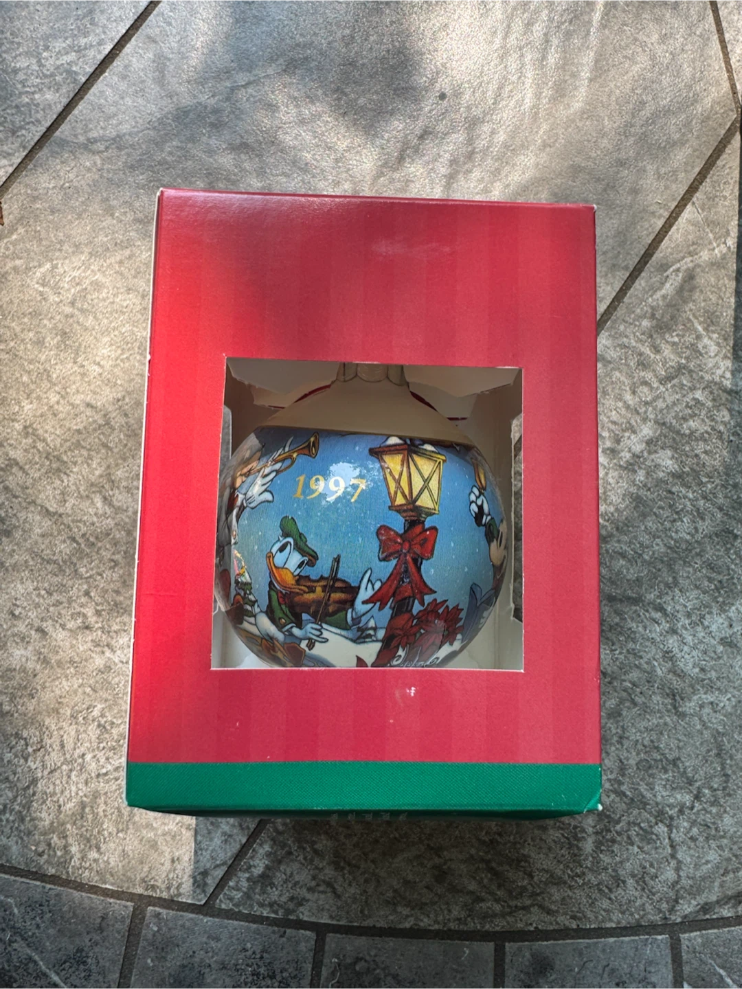 Vintage 1997 Mickey’s Season of Song Ornament w/ Original Box - photo 2