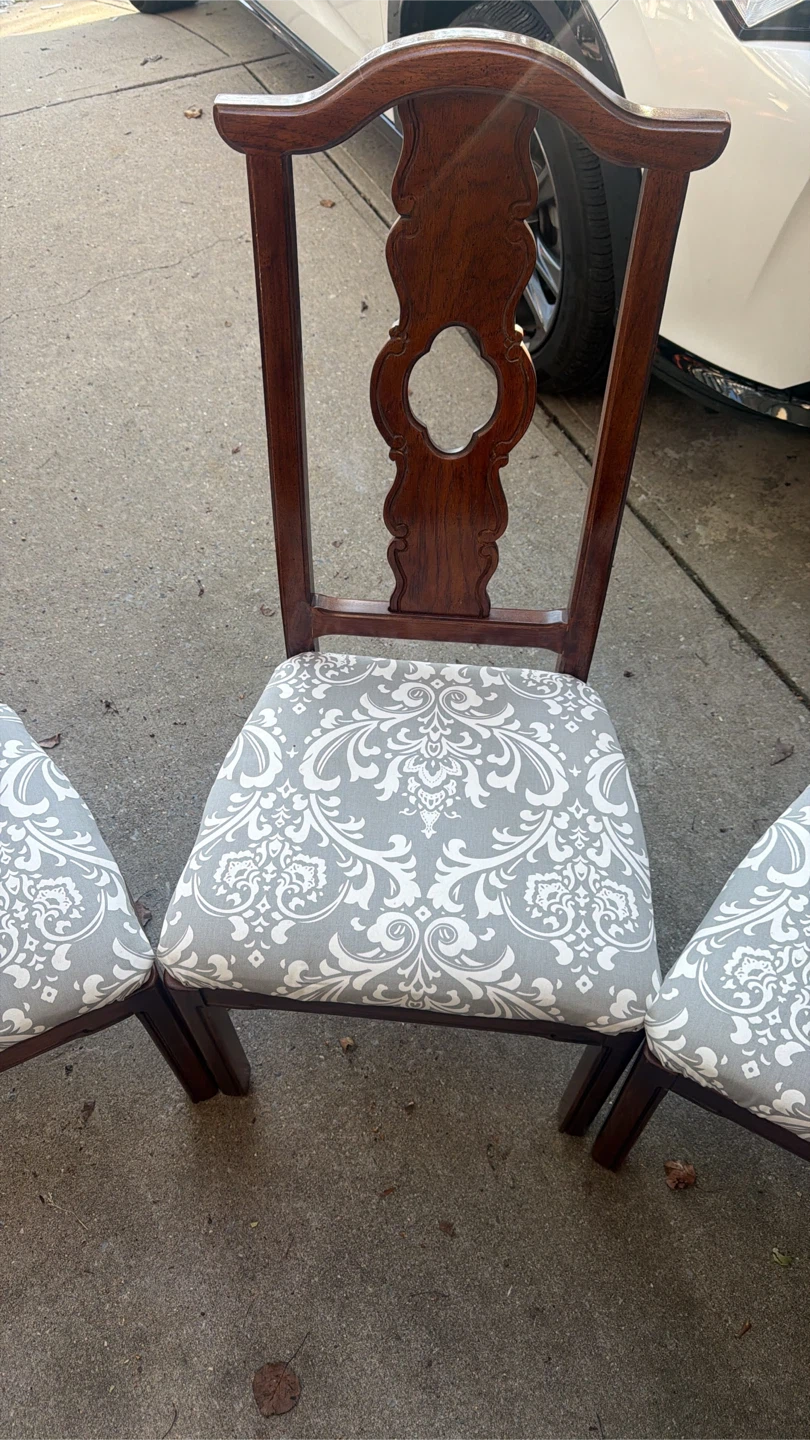Set of 4 Wooden Dining Chairs - photo 3
