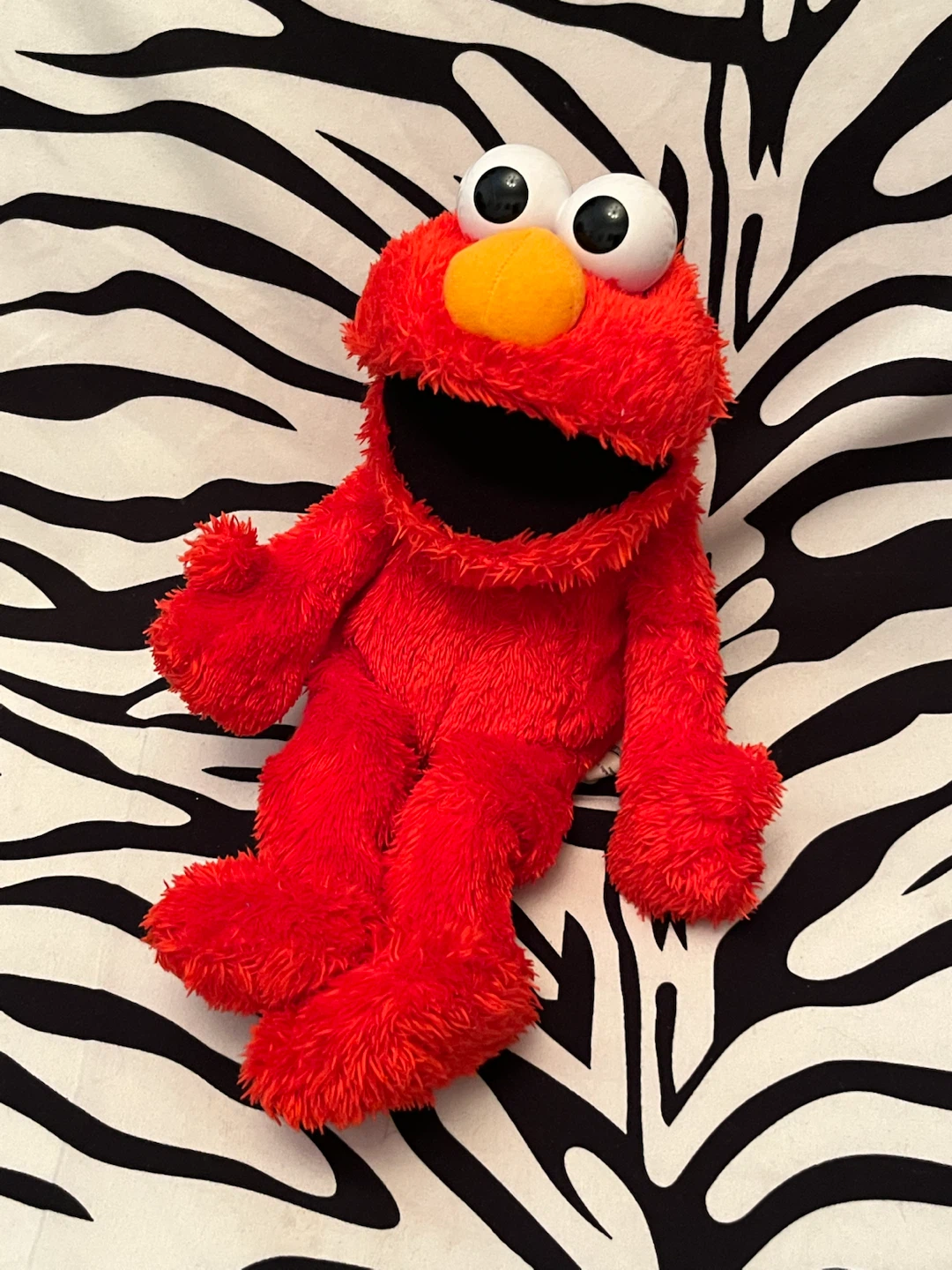 ♥️ 2012 Sesame Street Tickle Me Elmo plush doll ♥️