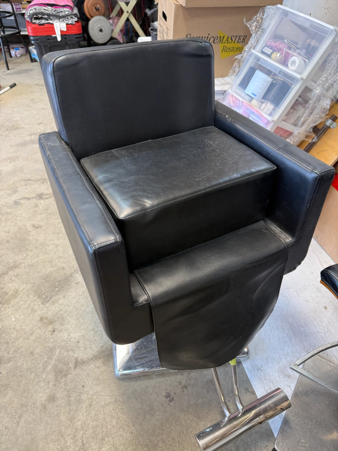 Black Salon Chair