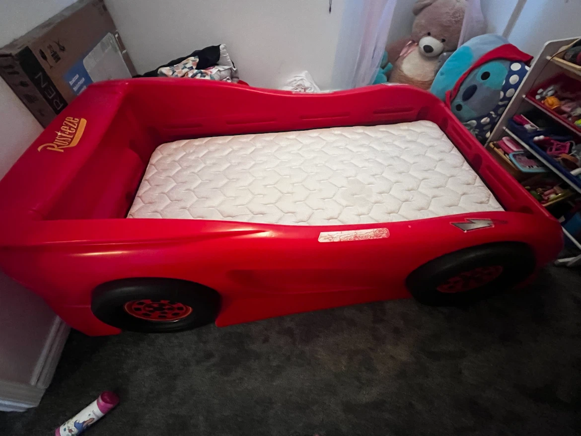 Little Tikes Lightning McQueen Race Car Toddler Bed - photo 2