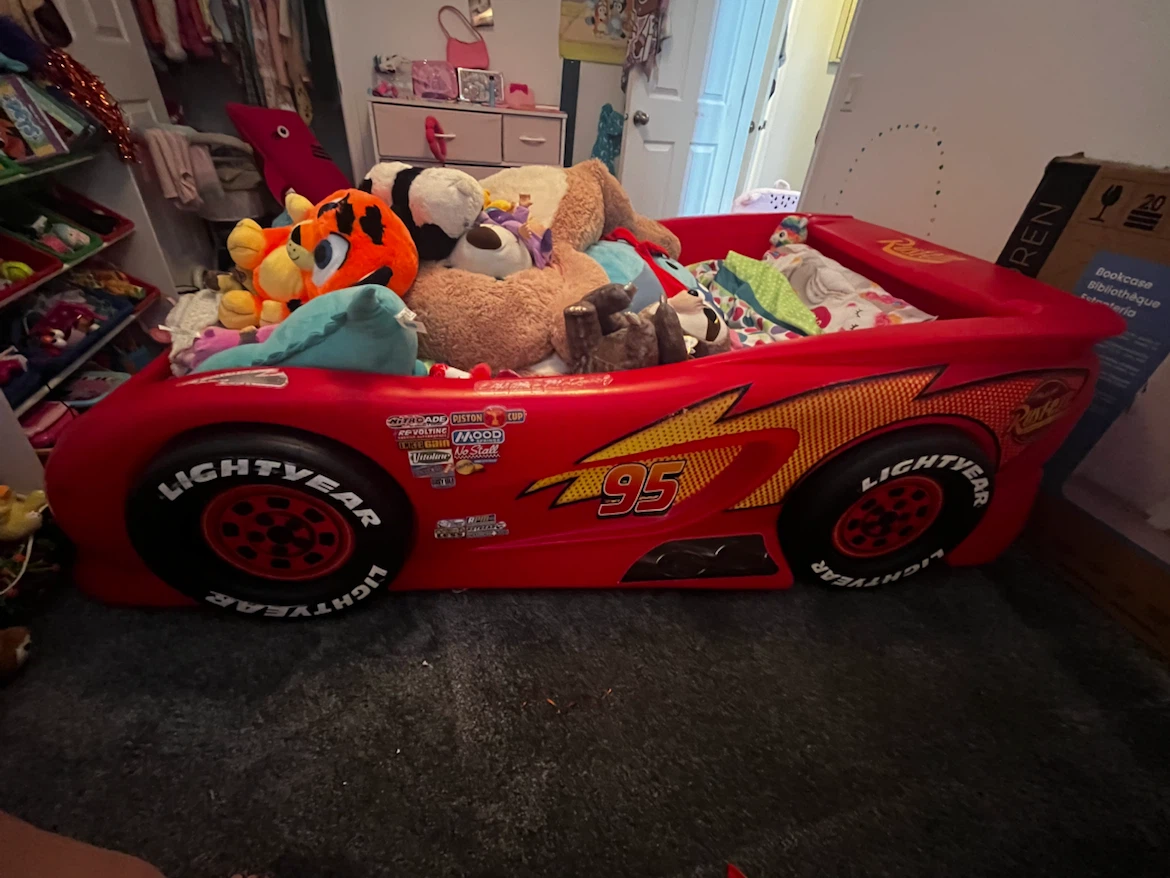 Little Tikes Lightning McQueen Race Car Toddler Bed - photo 3