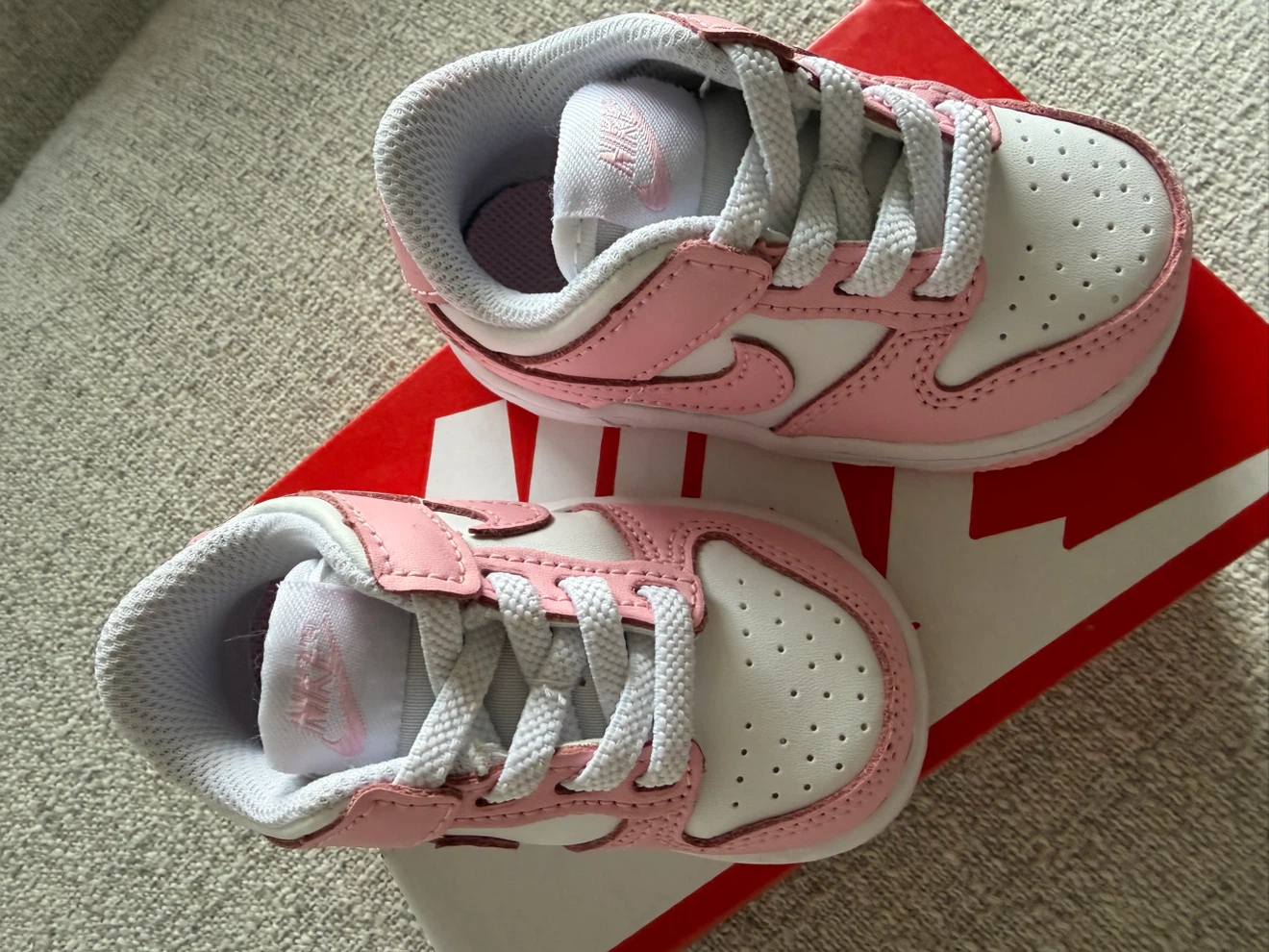 Nike toddler sneakers size 4C - photo 2