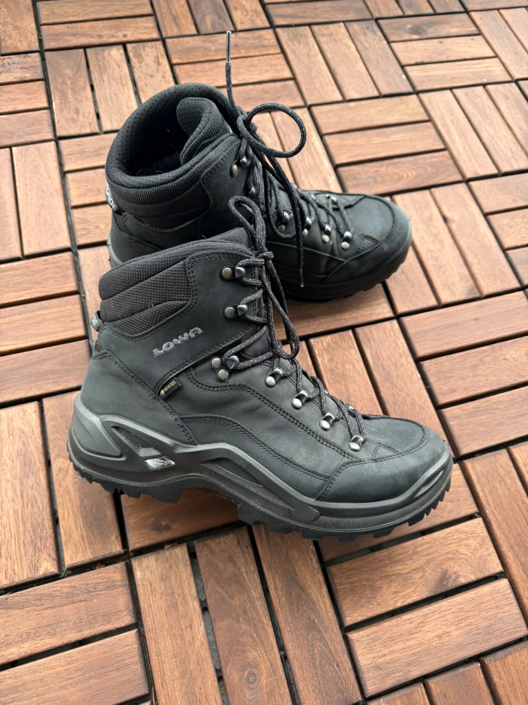 Men’s Lowa Black Gore-Tex Hiking Boots