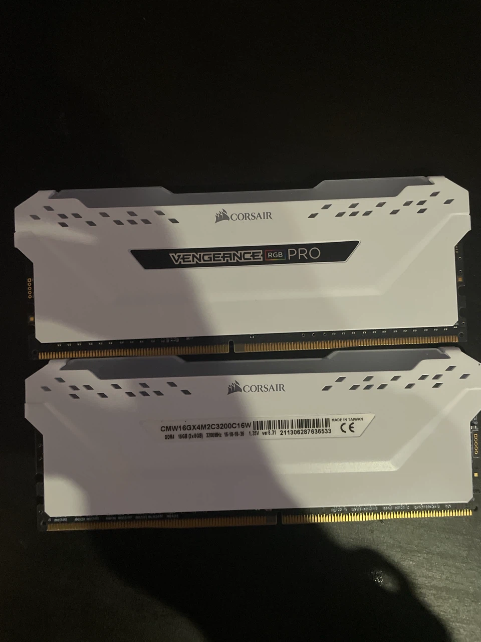 Corsair Vengeance RGB Pro 16GB (2x8GB) DDR4 3200MHz RAM (White)