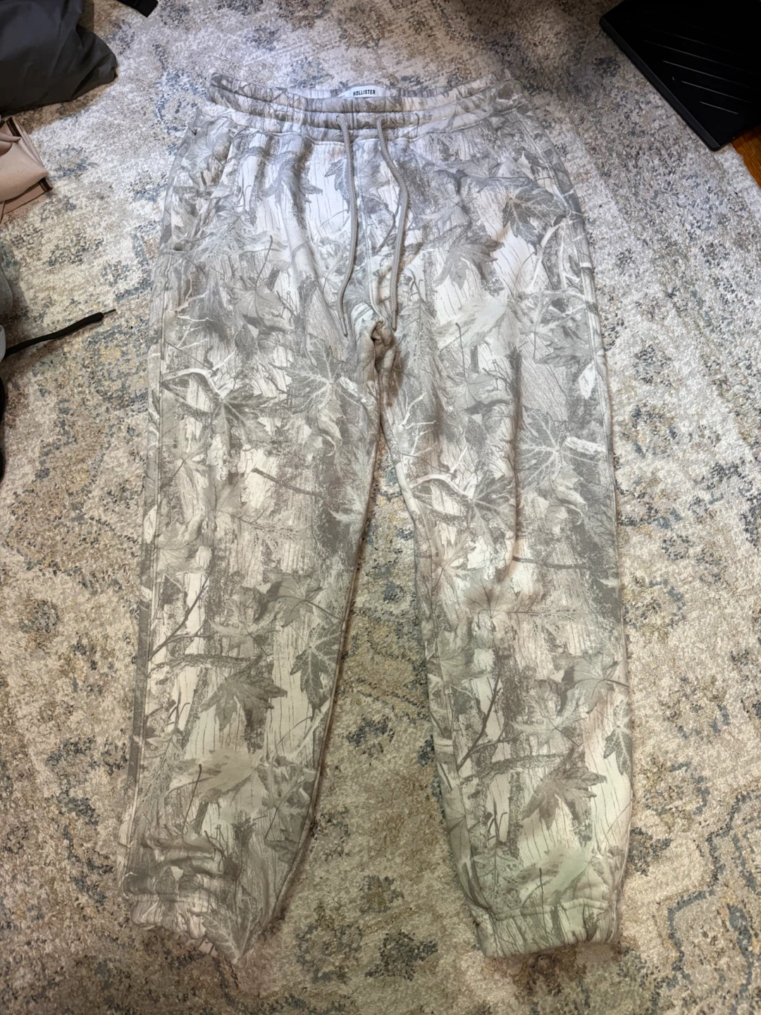 Hollister Relaxed Jogger Pants - Size S