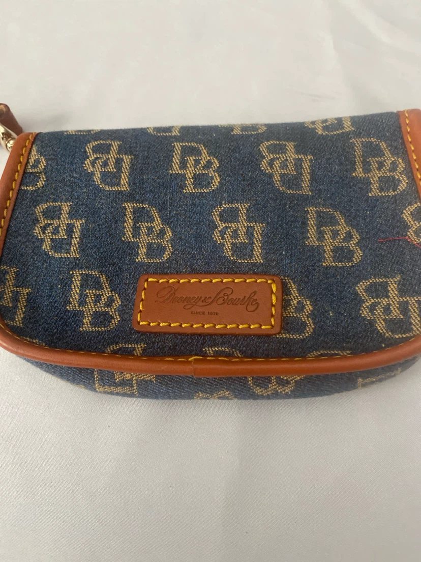 Dooney & Bourke Monogram Wristlet - photo 2