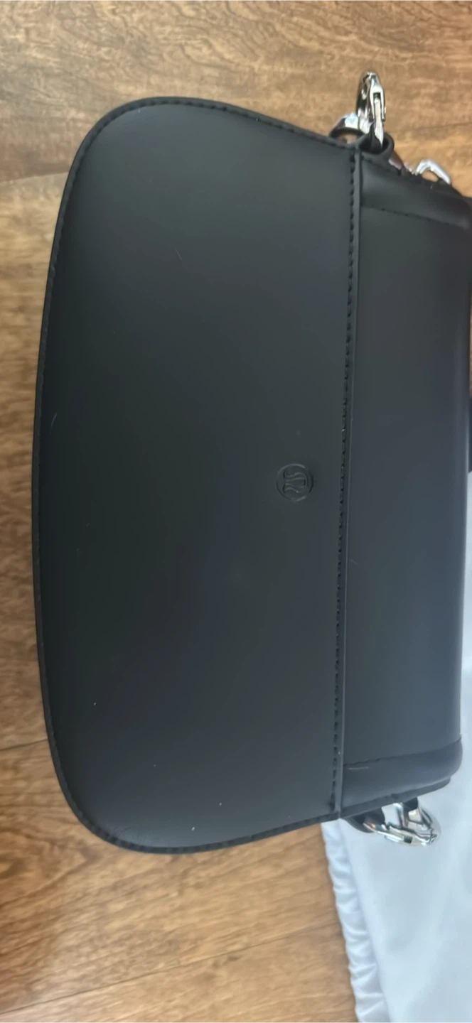 Lululemon Black Crossbody Bag - photo 3