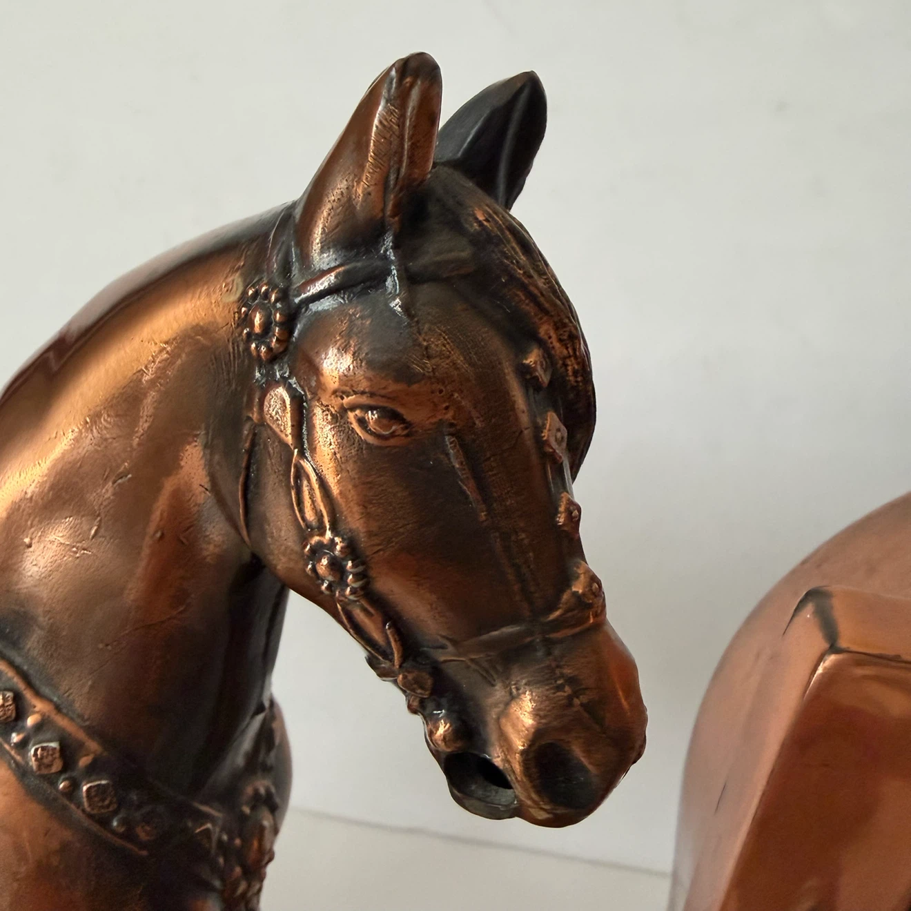 Breslin 8-Day Wind-up Copper Tone Clock and Horse - NOT WORKING - photo 5