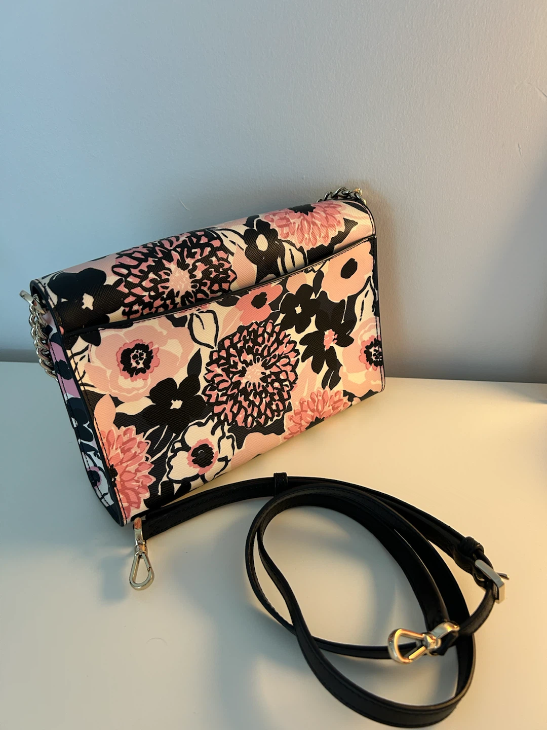 Kate Spade Floral Clutch with Gold Chain Strap - photo 3