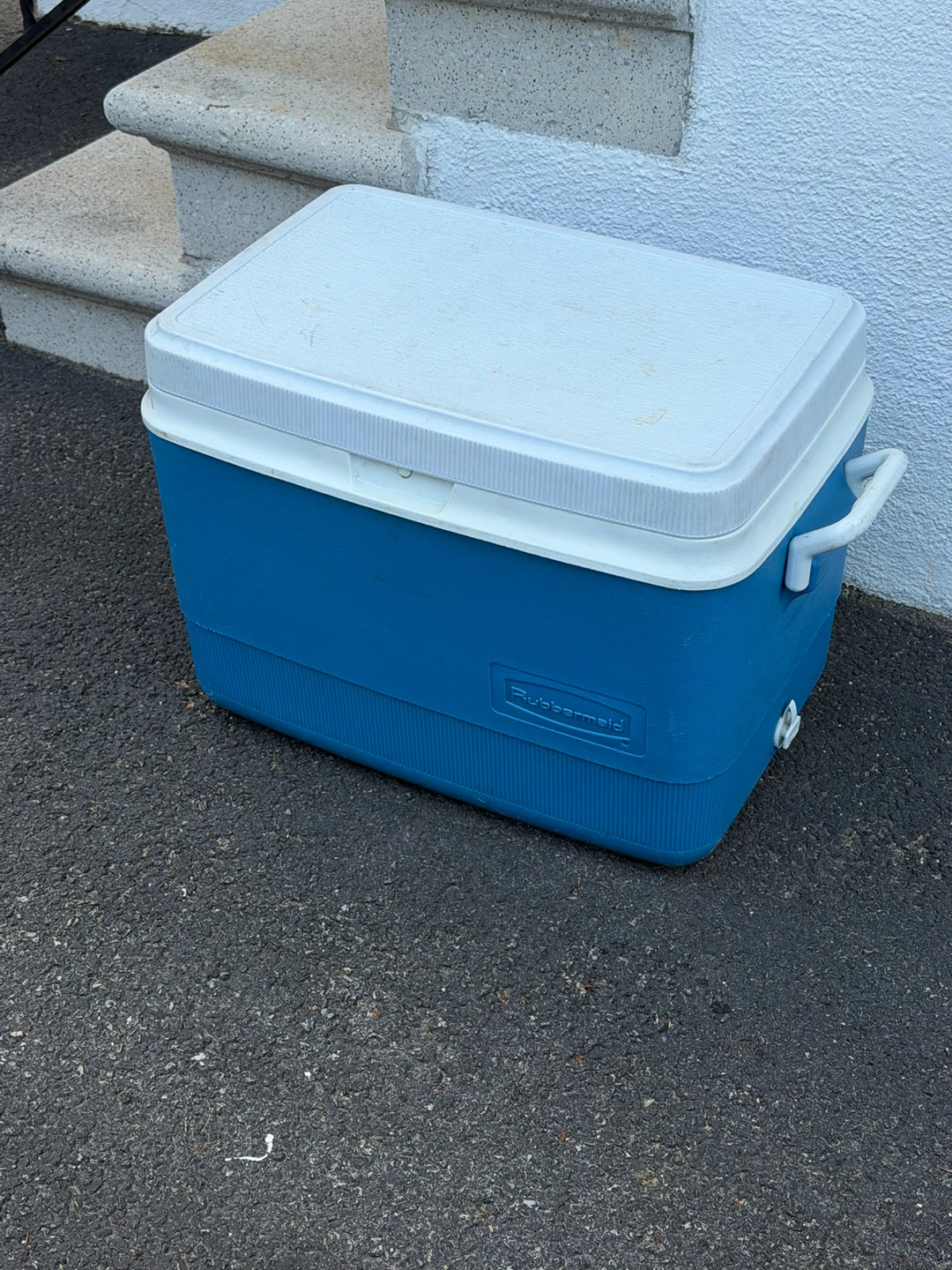Rubbermaid 12 Gallon Cooler