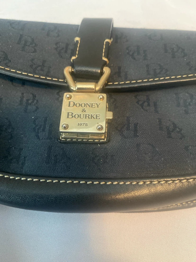 Dooney & Bourke wristlet Black - photo 2