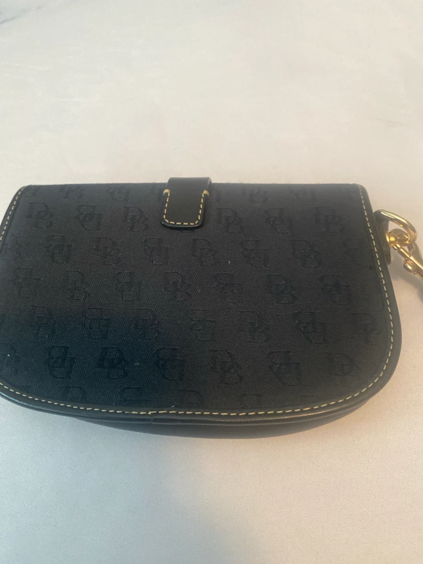 Dooney & Bourke wristlet Black - photo 5