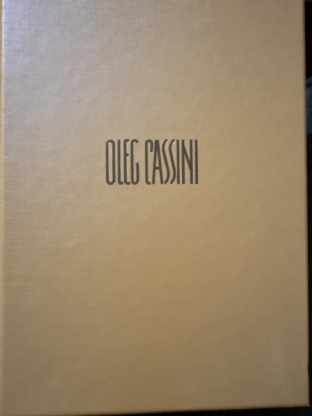 Oleg Cassini Champagne Flutes - Set of 2 - photo 2