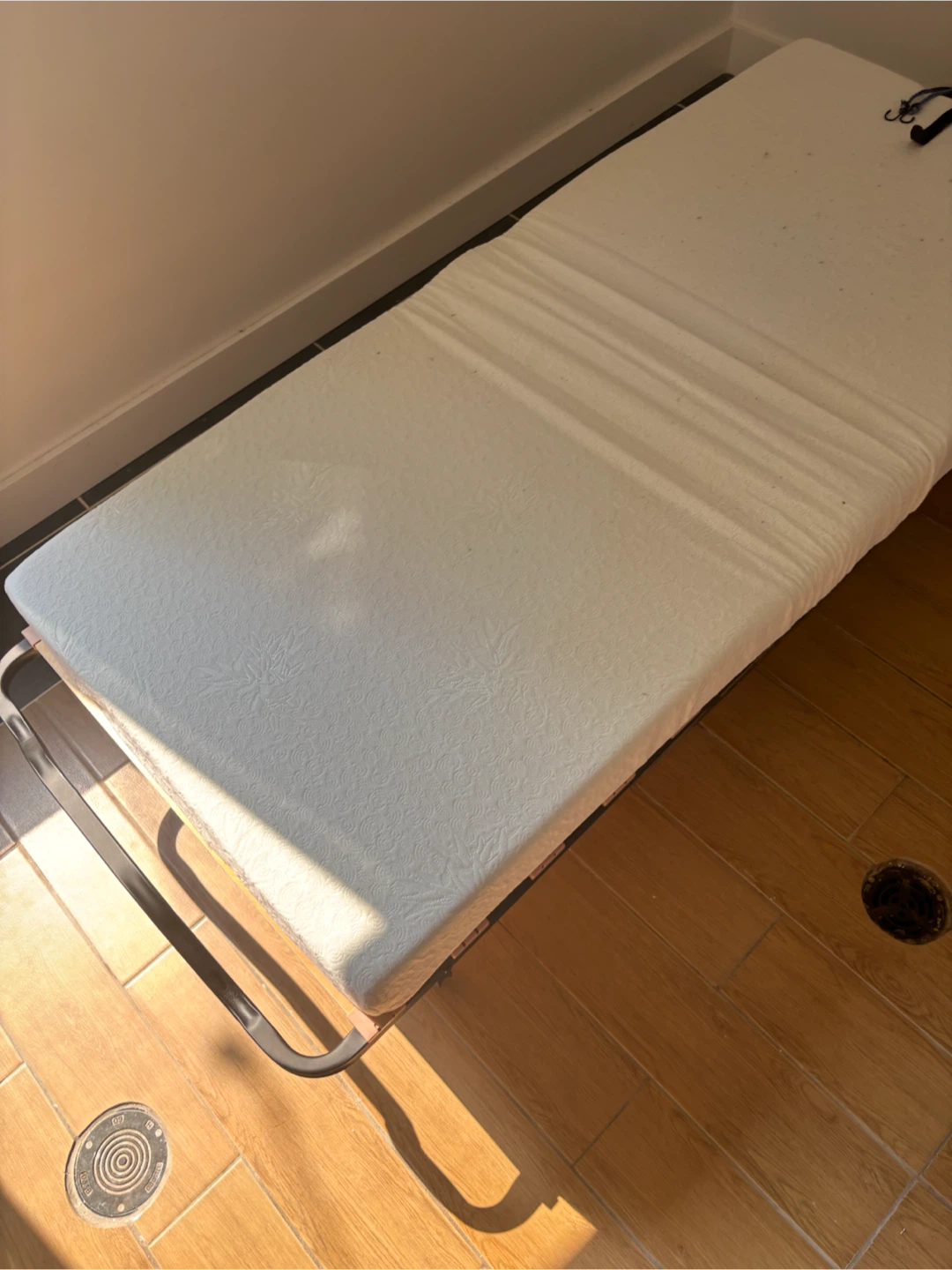 Walmart fold out twin bed - photo 2