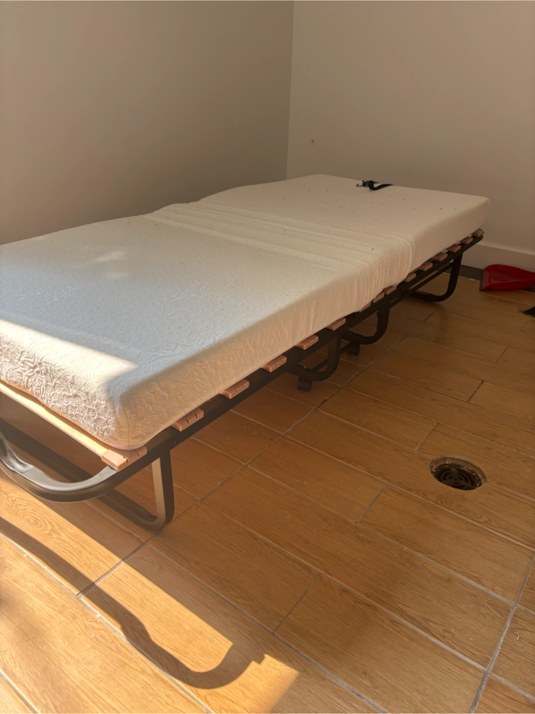Walmart fold out twin bed - photo 3