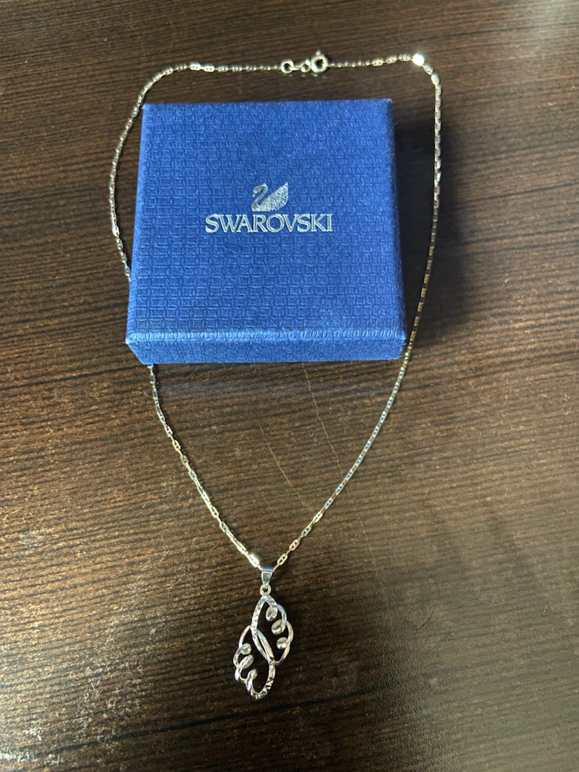 Swarovski silver necklace