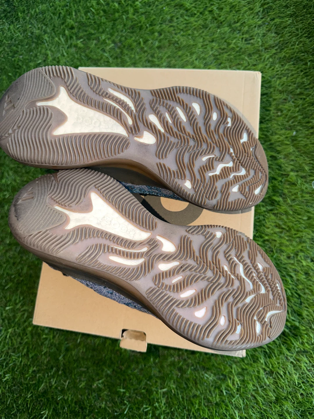Adidas Yeezy Boost 380 Size 7 - photo 2