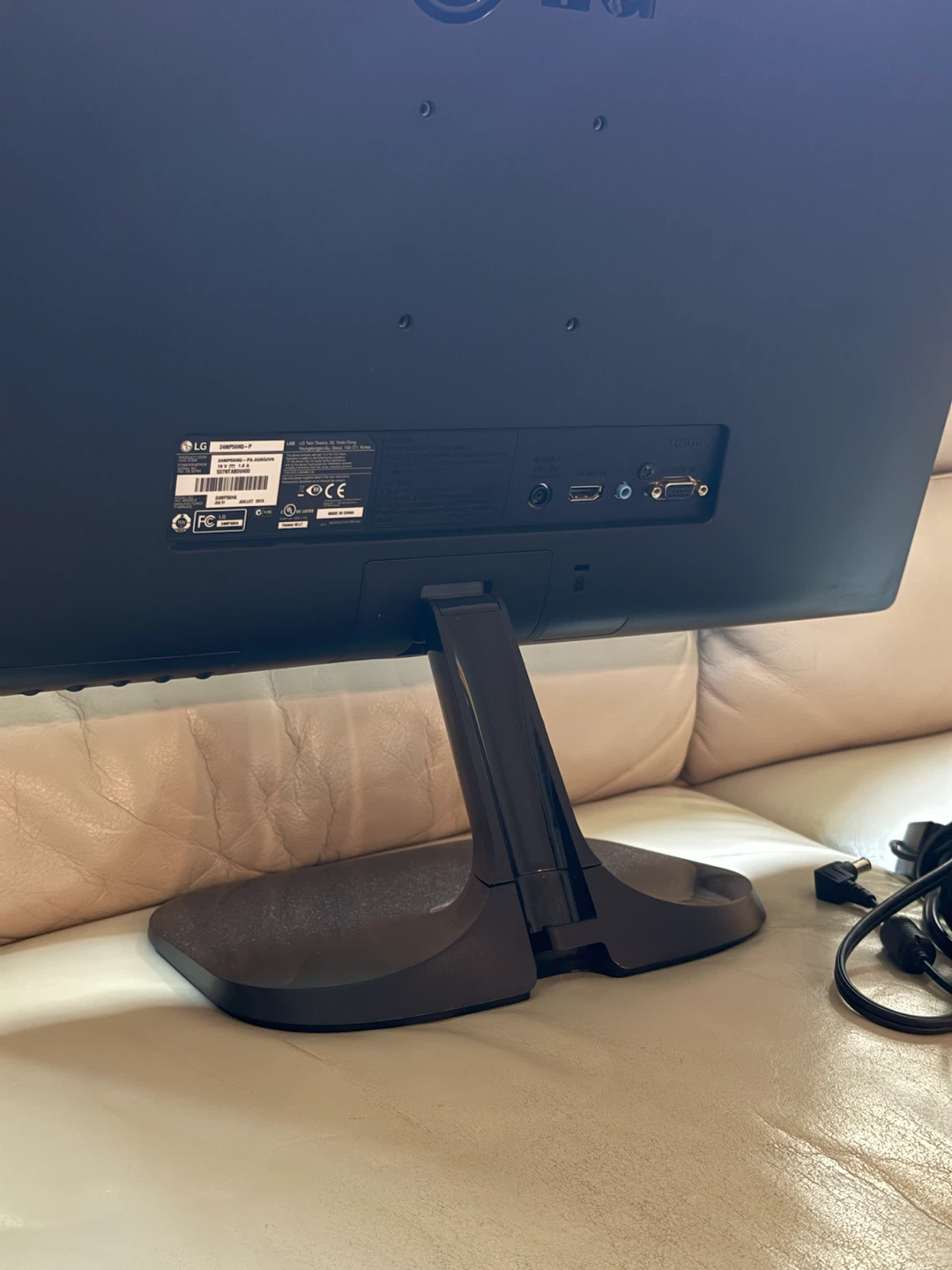 LG Computer Monitor 1080p - photo 3