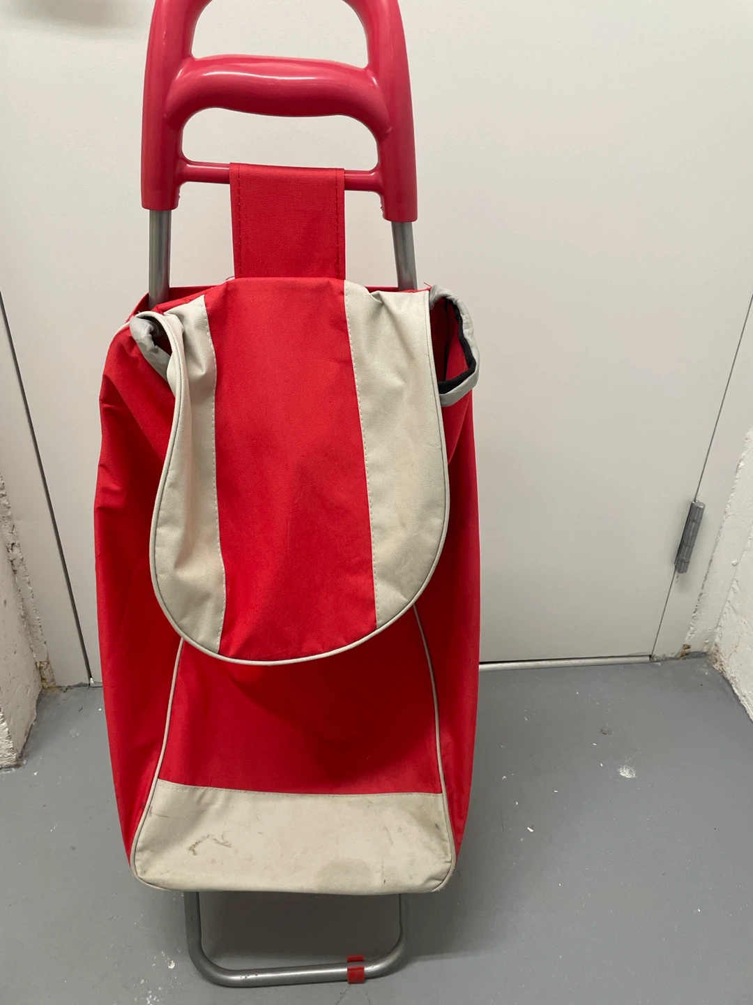 Red Shopping Trolley - photo 2