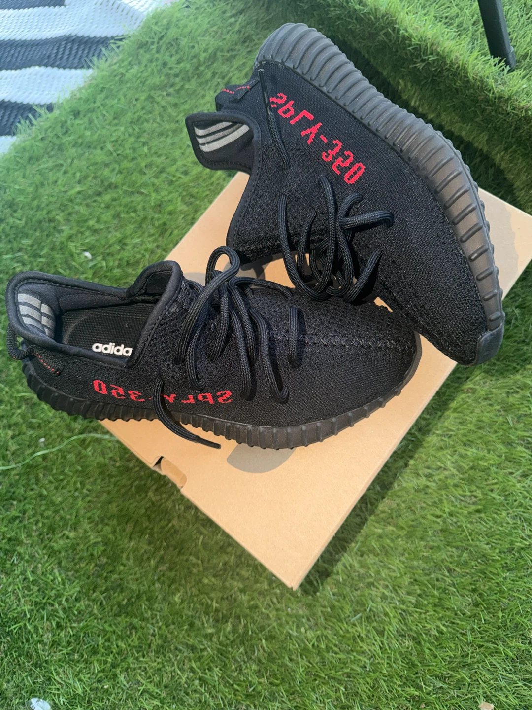 Adidas Yeezy Boost 350 V2 "Bred" Size 7