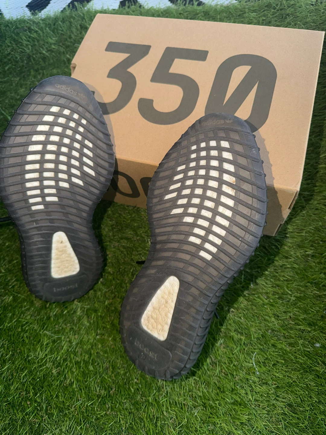 Adidas Yeezy Boost 350 V2 "Bred" Size 7 - photo 2