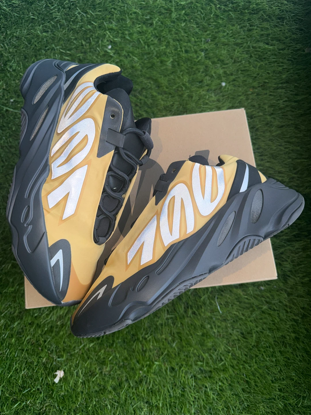 Adidas Yeezy Boost 700 MNVN Honey Flux "Honey Flux" Size 7