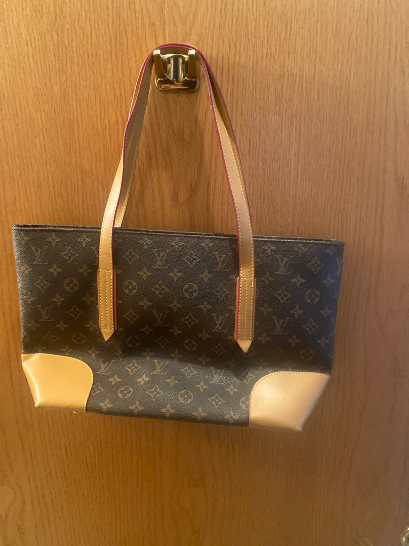 Louis Vuitton Monogram Tote Bag - photo 2