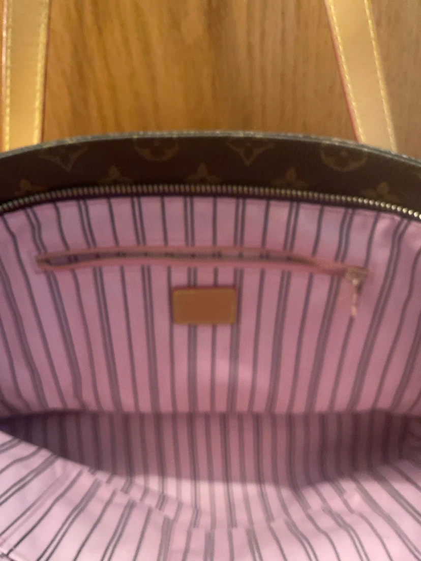 Louis Vuitton Monogram Tote Bag - photo 4