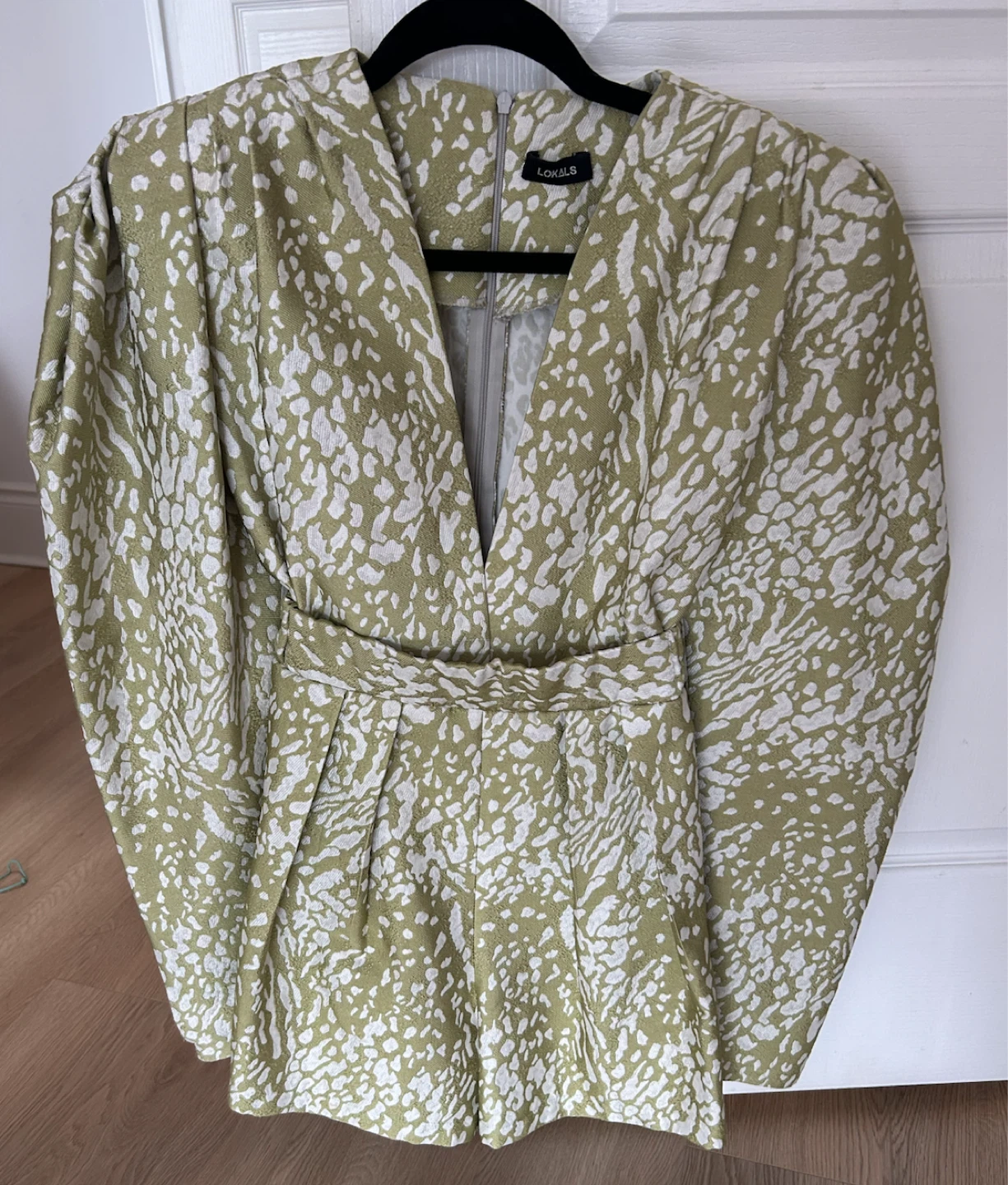 LOKALS limited pattern women's v-neck jumpsuit. - photo 2