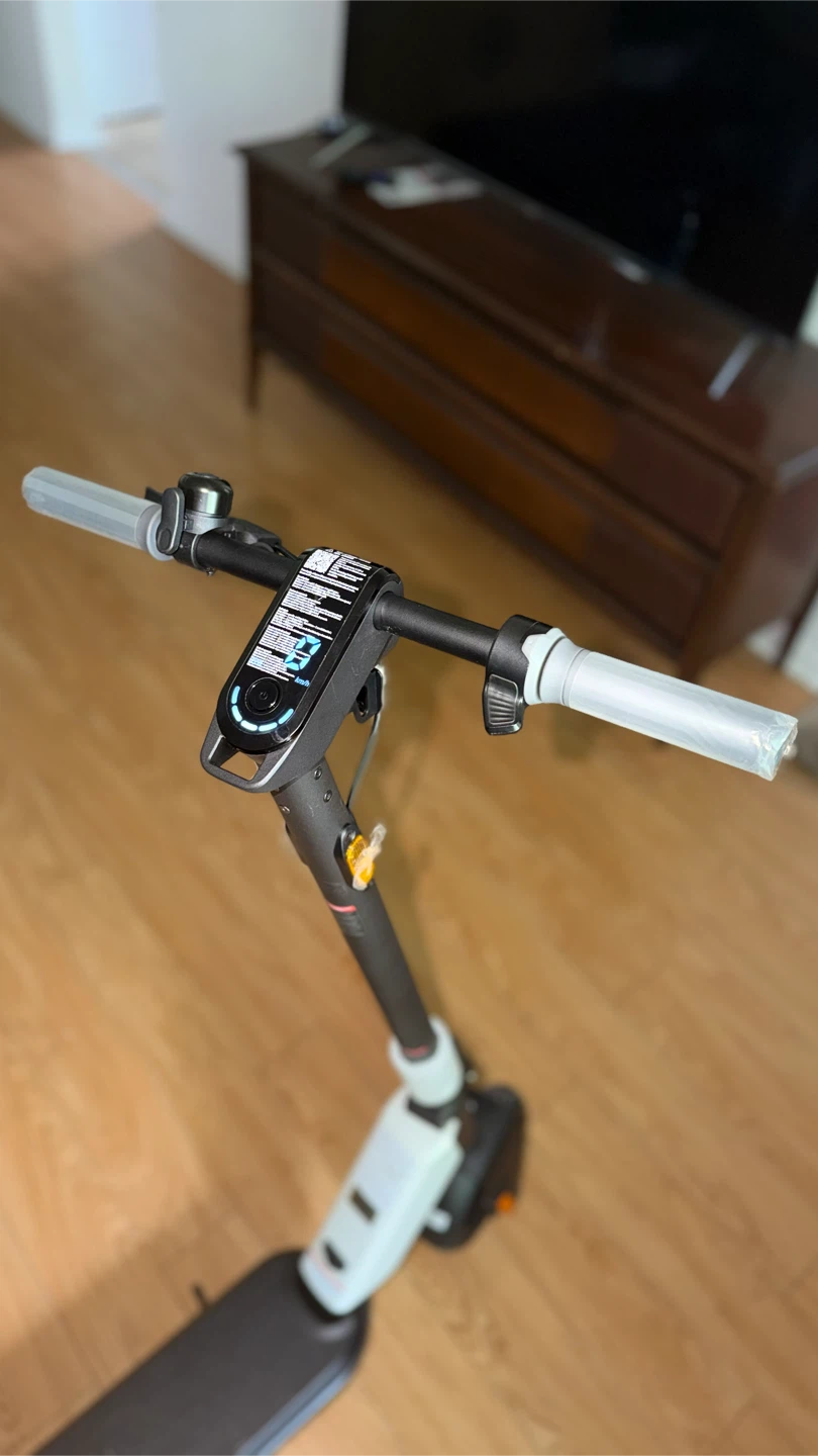 NIU KQi1 Pro Electric Scooter - photo 4