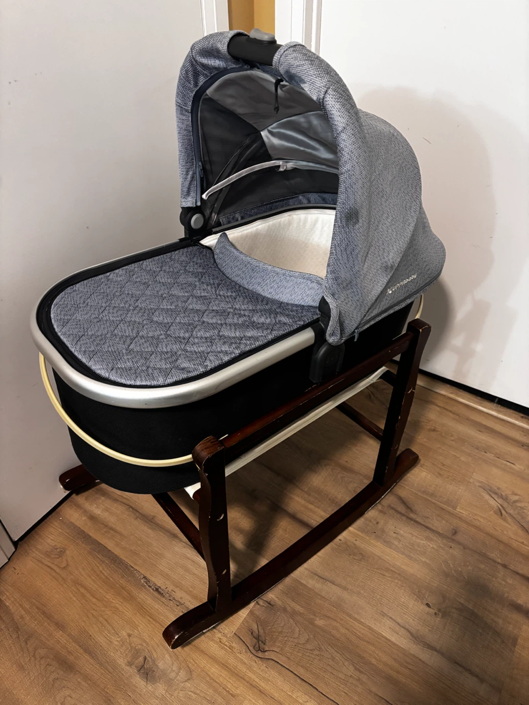 UPPAbaby Bassinet & Stand/base/Negotiable - photo 2