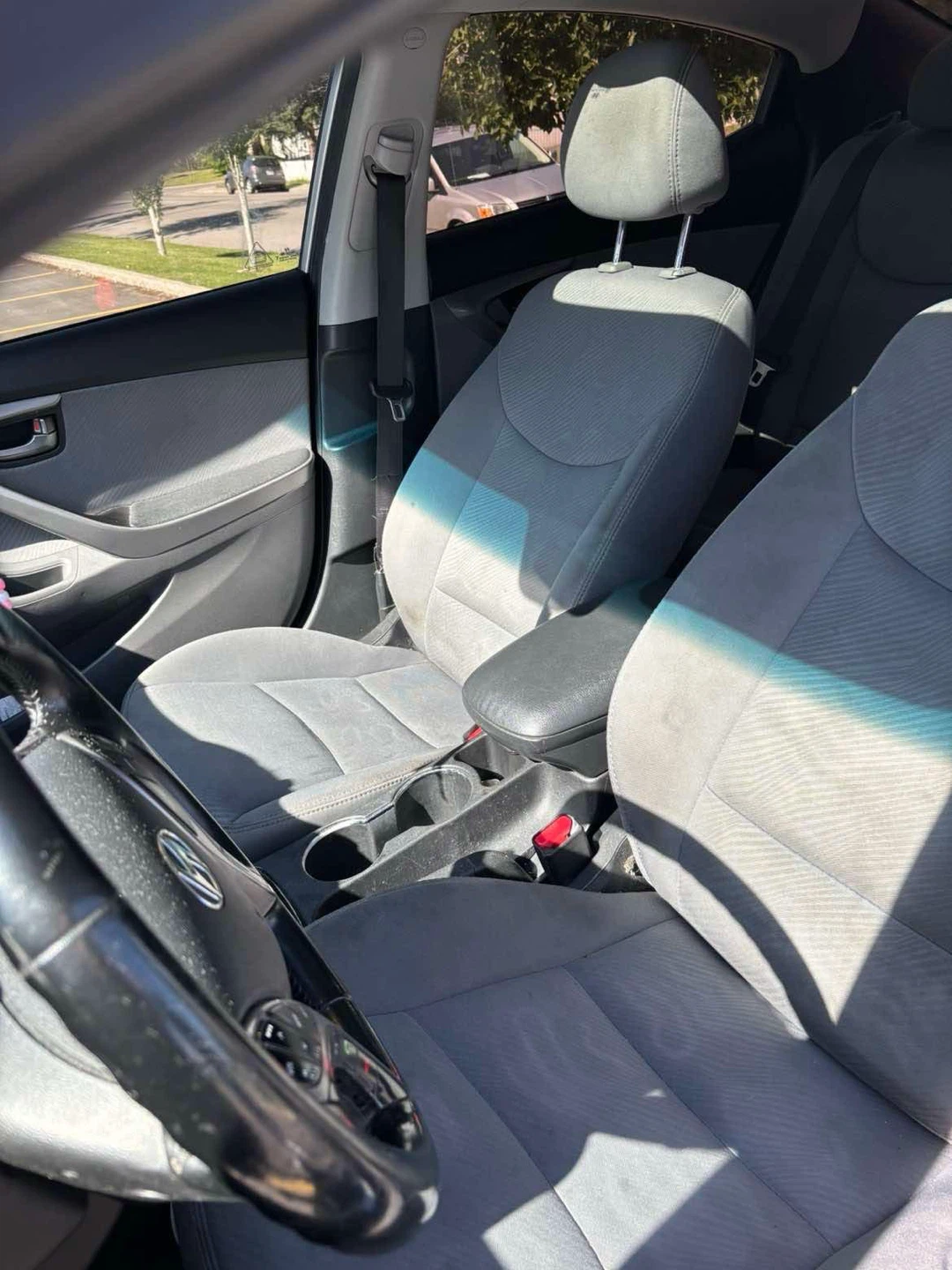 Hyundai Elantra 2013 - Silver - photo 2
