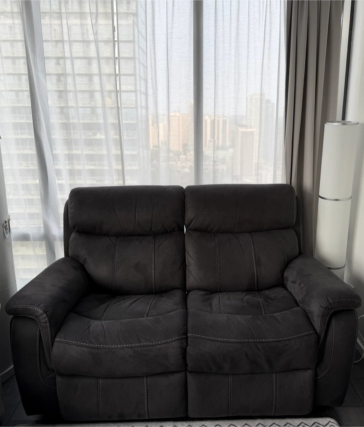 Haven Dual Power Reclining Loveseat (No smoke/No pet)
