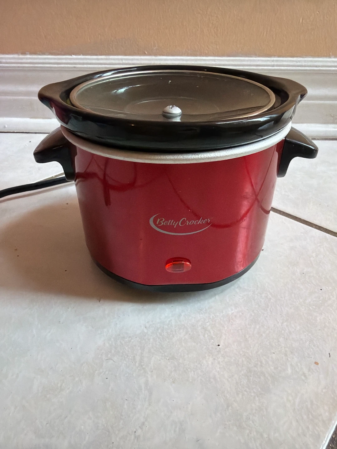 Betty Crocker Red Cooker - photo 2
