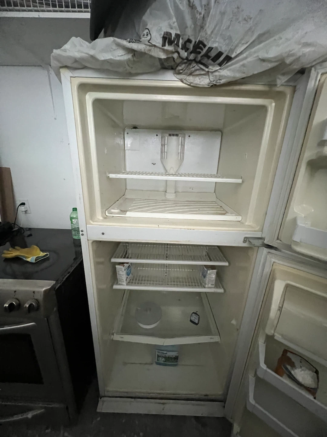 White Roper Refrigerator - photo 3