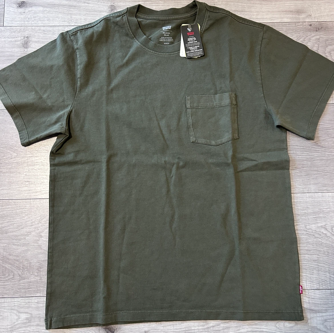 Levi's Relaxed Fit Essential Pocket Tee - Olive Green - S/P