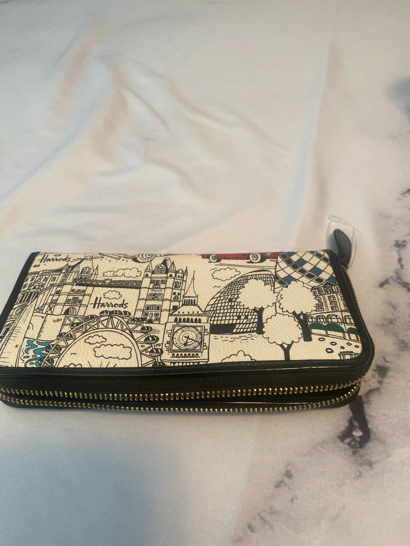 Harrods London Scene Zip Around Wallet - photo 2
