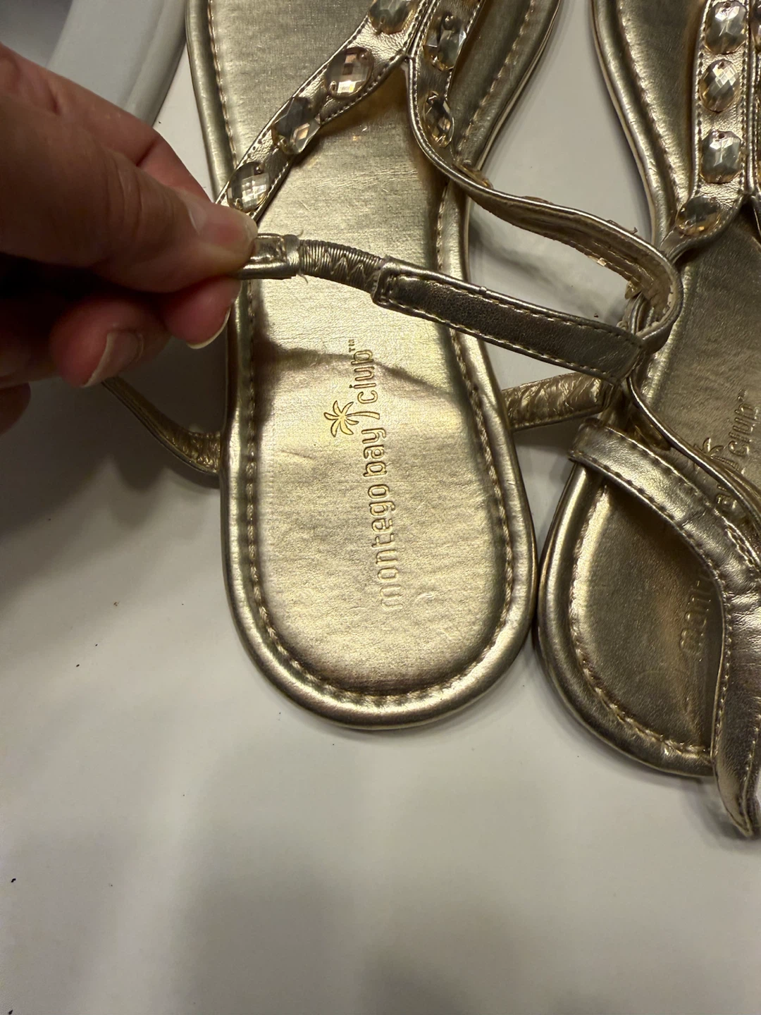 Cute Montage Bay Club Gold Embellished Thong Sandals Size 11 - photo 3