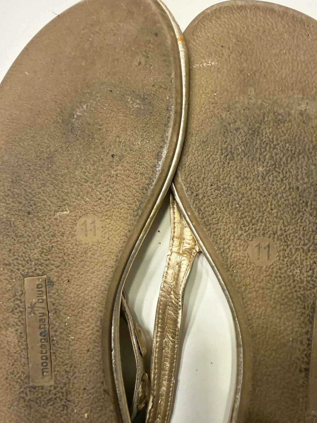 Cute Montage Bay Club Gold Embellished Thong Sandals Size 11 - photo 4