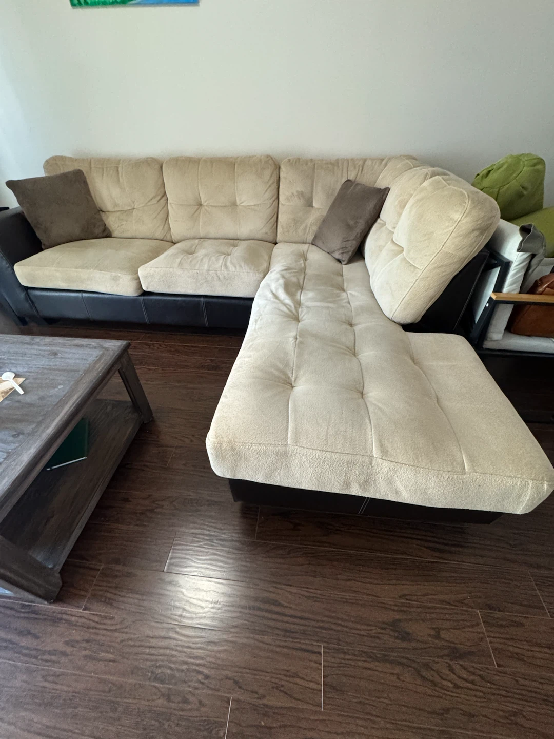 Sectional Sofa with Chaise