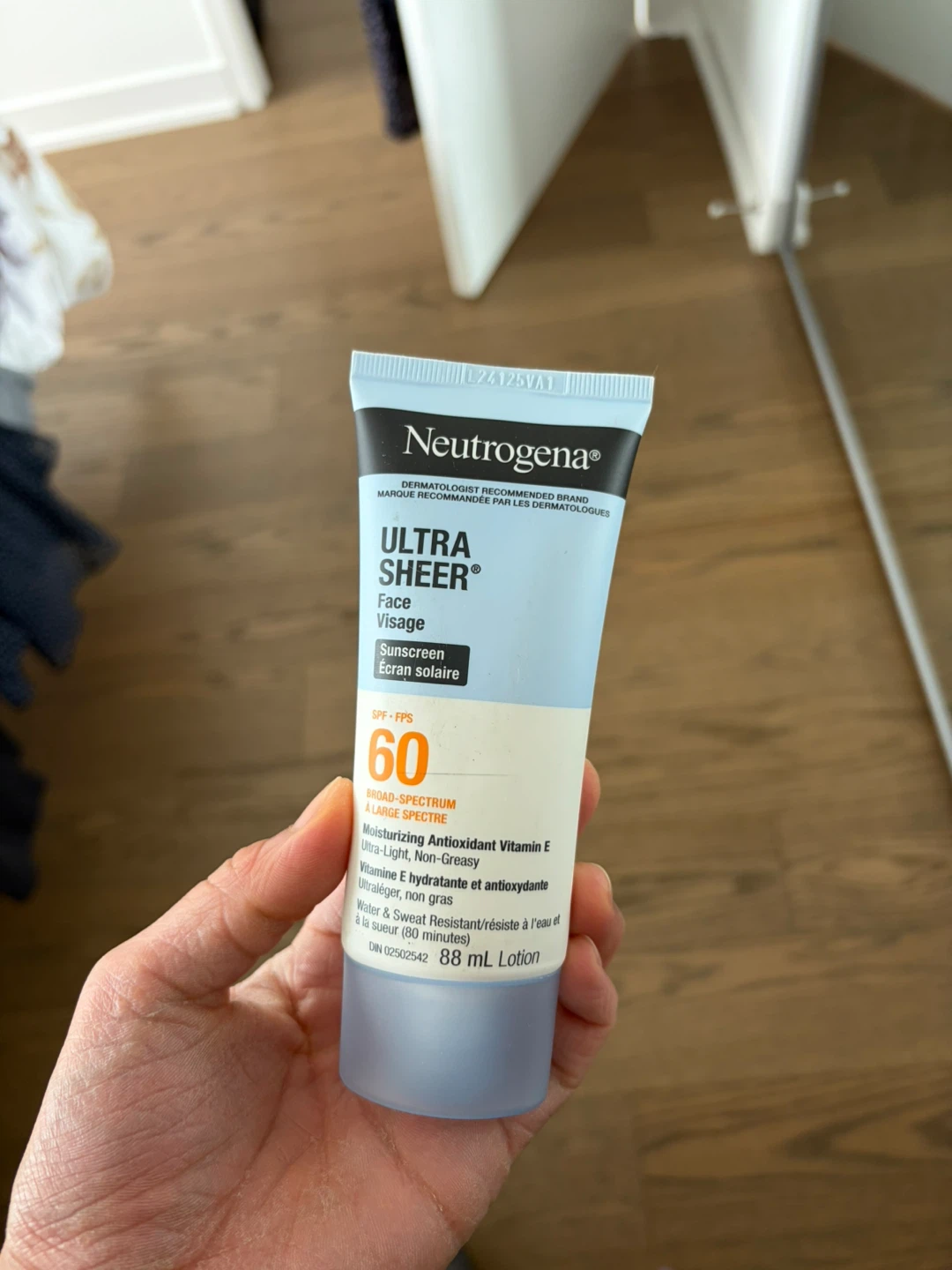 BRAND NEW Neutrogena Ultra Sheer Face Sunscreen SPF 60