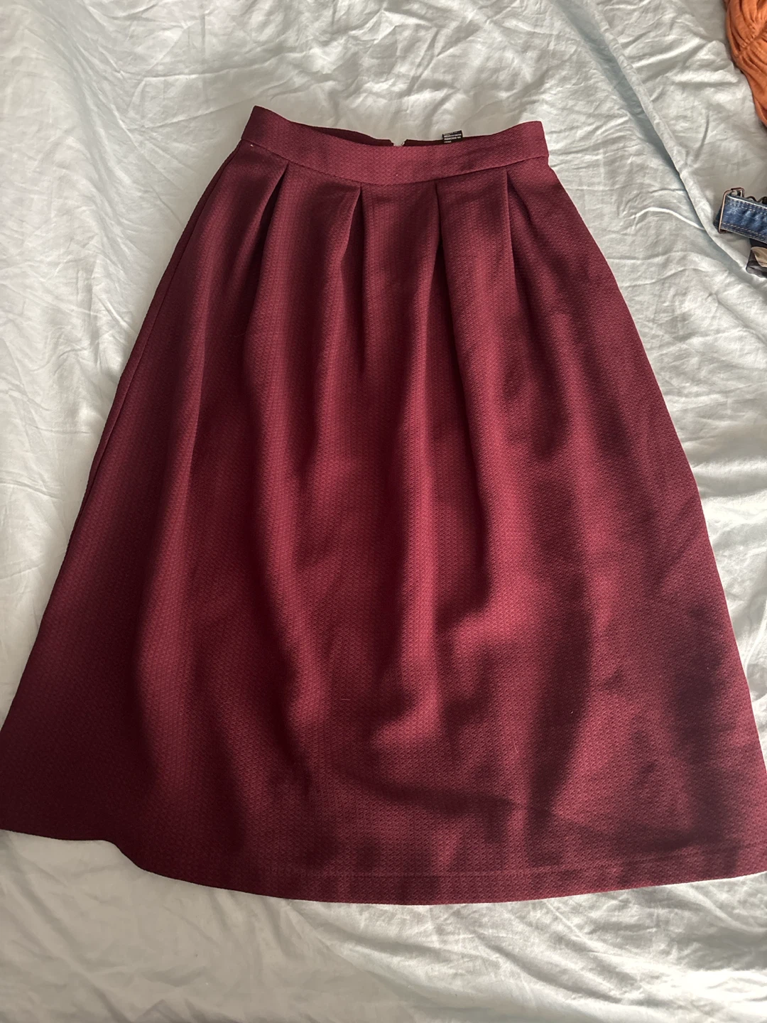 Forever 21 Burgundy Pleated Midi Skirt - XS