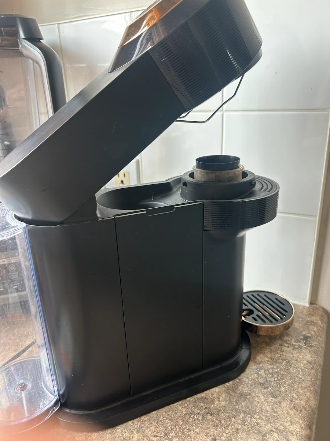 Nespresso Vertuo Coffee Machine - photo 3
