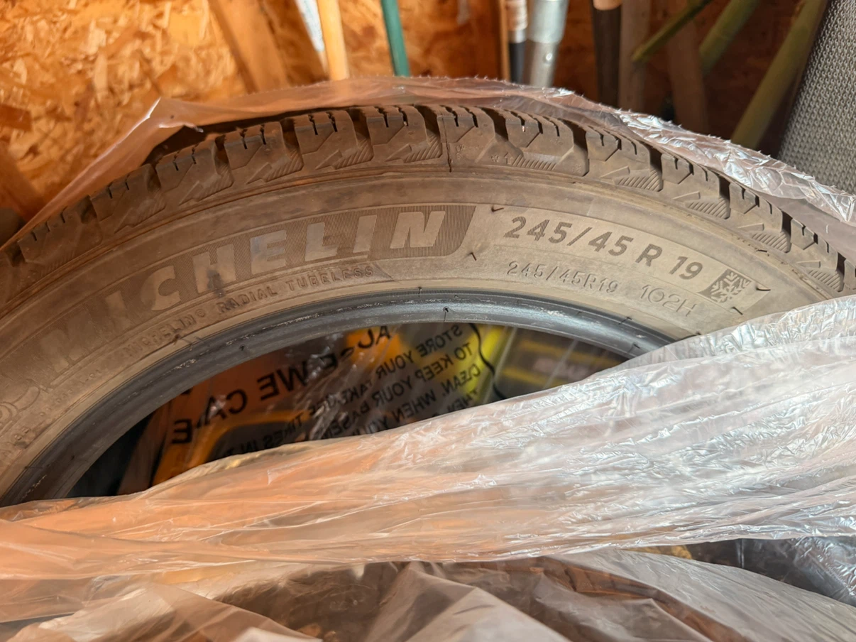 Michelin Radial Tubeless Tires - 245/45 R19 - photo 5