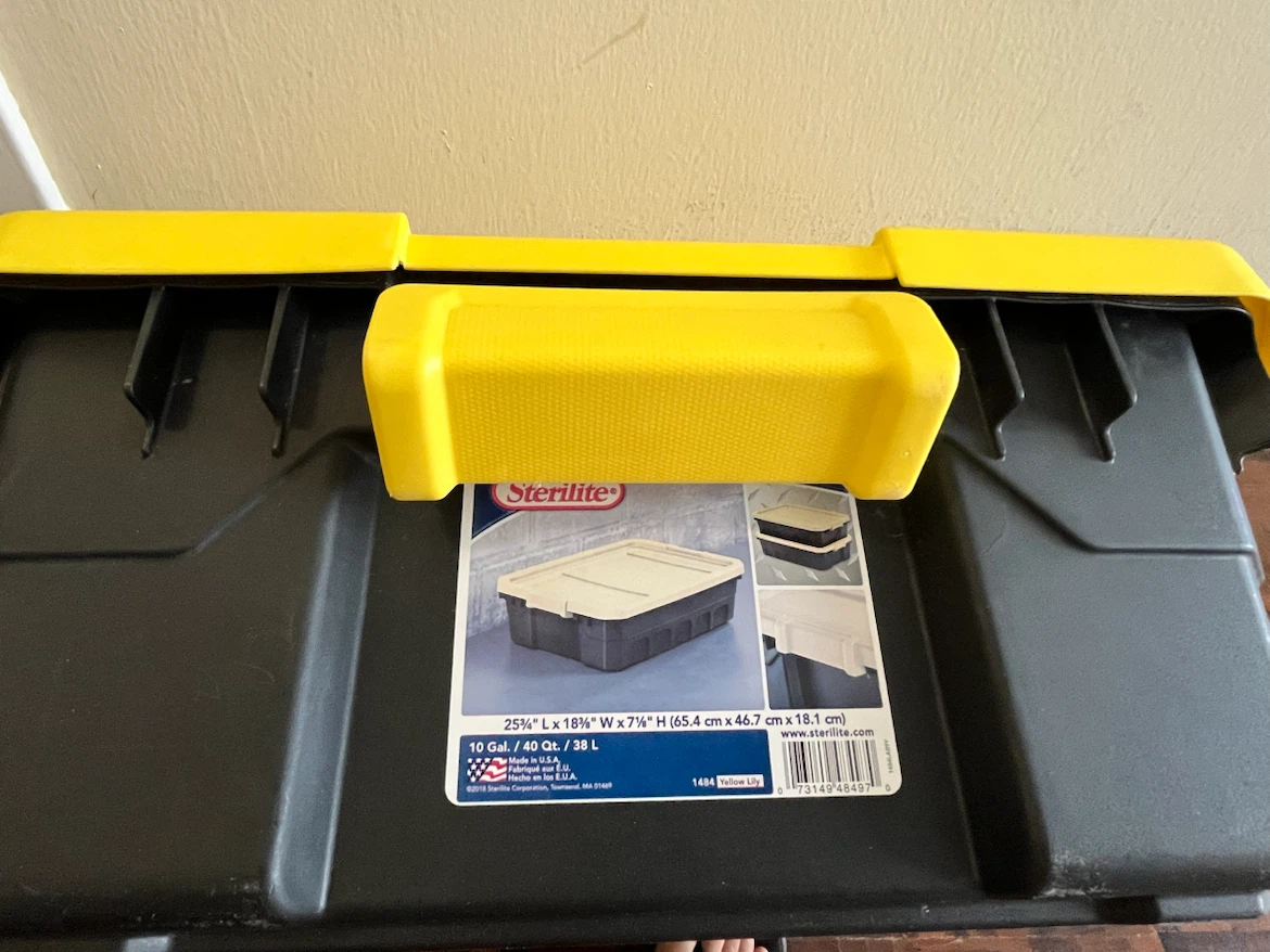 Sterilite - Underbed Storage Bin with Latching Lid - 38 L - photo 4