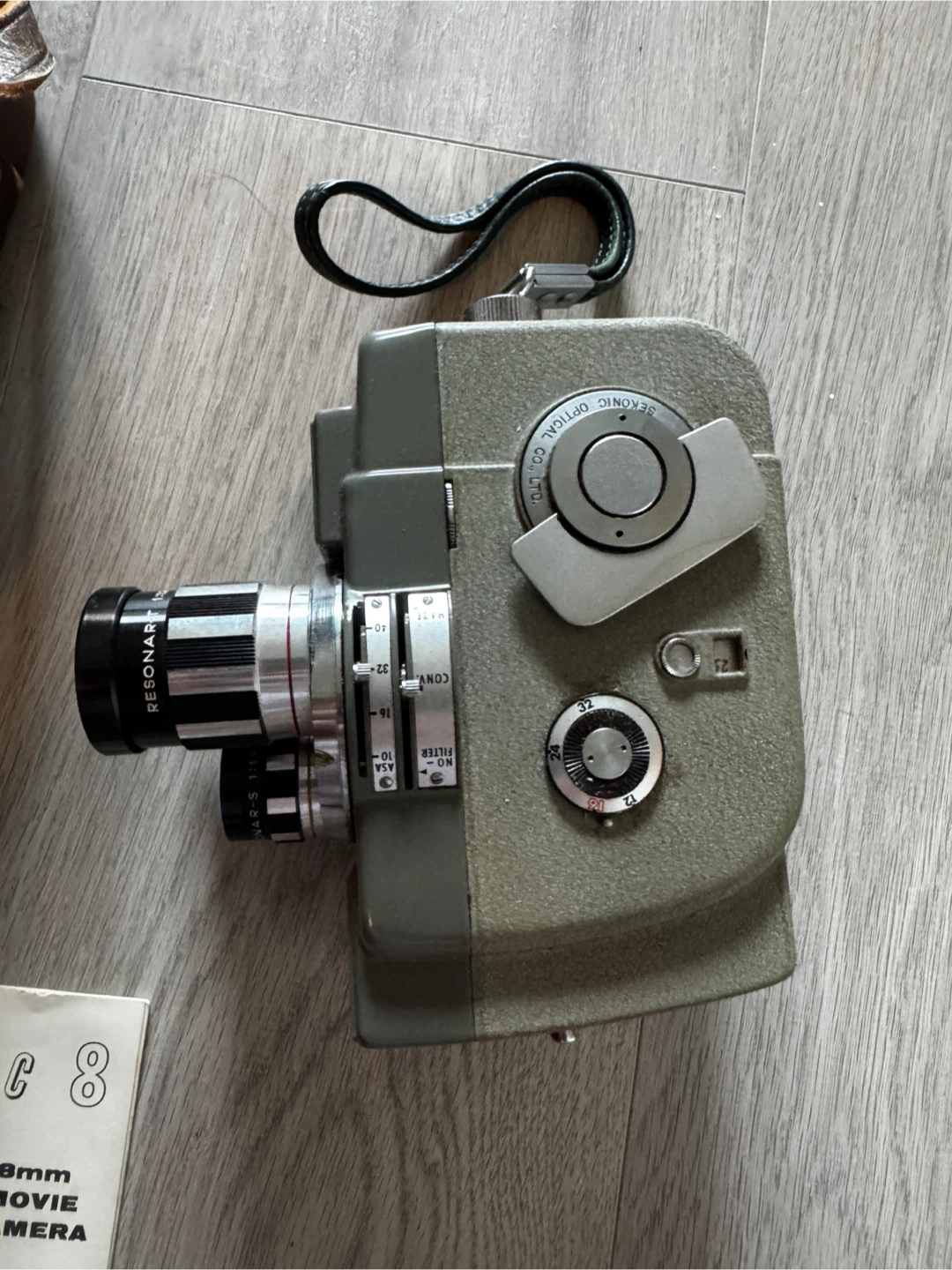 Sekonic 8mm Movie Camera with Resonar-T Lens - photo 2
