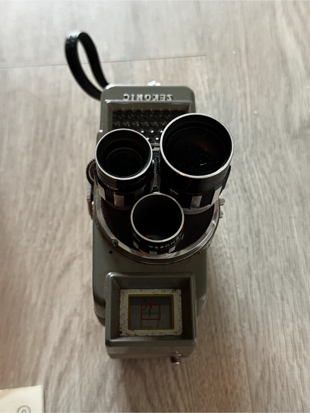 Sekonic 8mm Movie Camera with Resonar-T Lens - photo 4